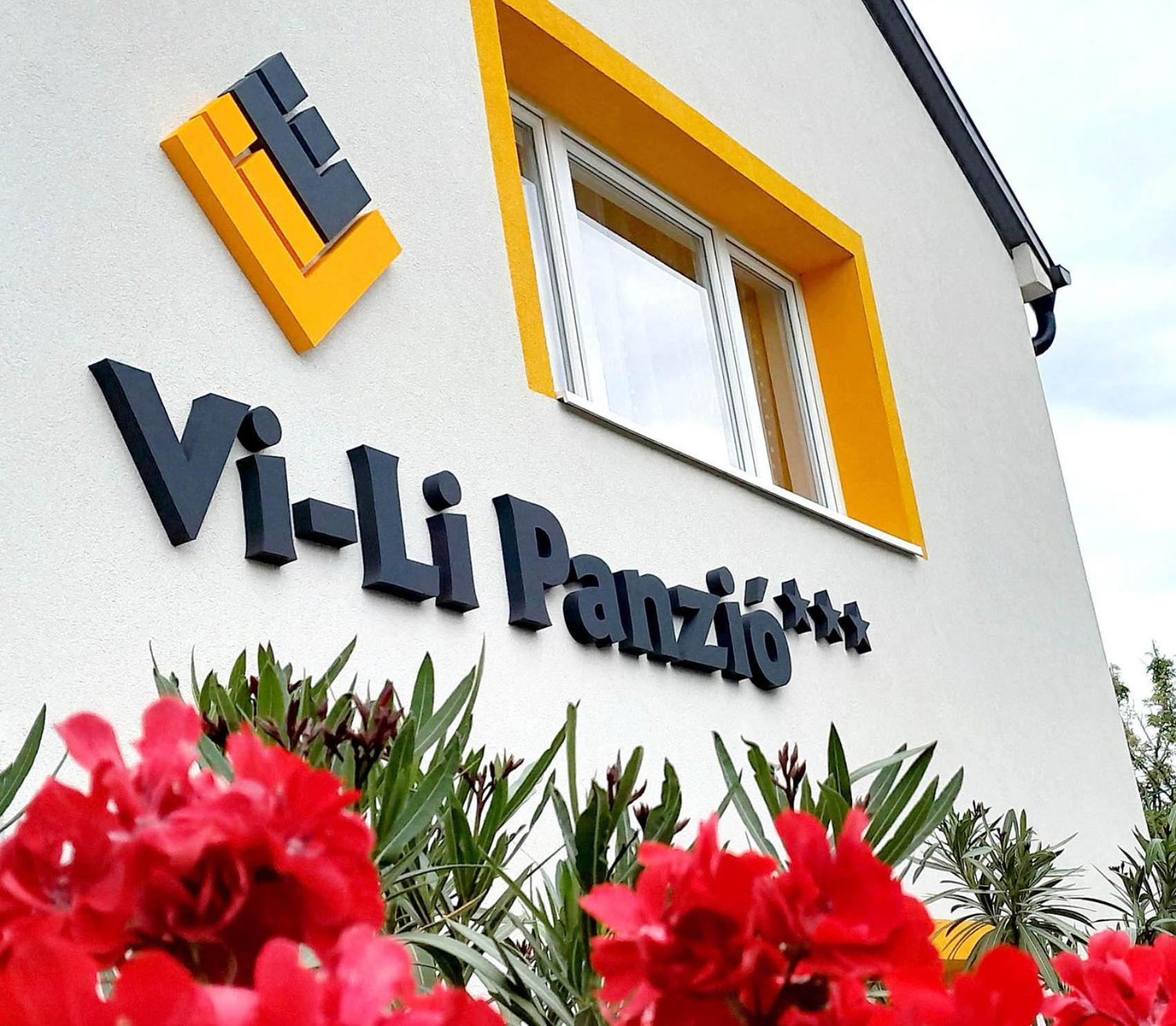 Vi-Li Panzio Bed & Breakfast Maklar Exterior photo