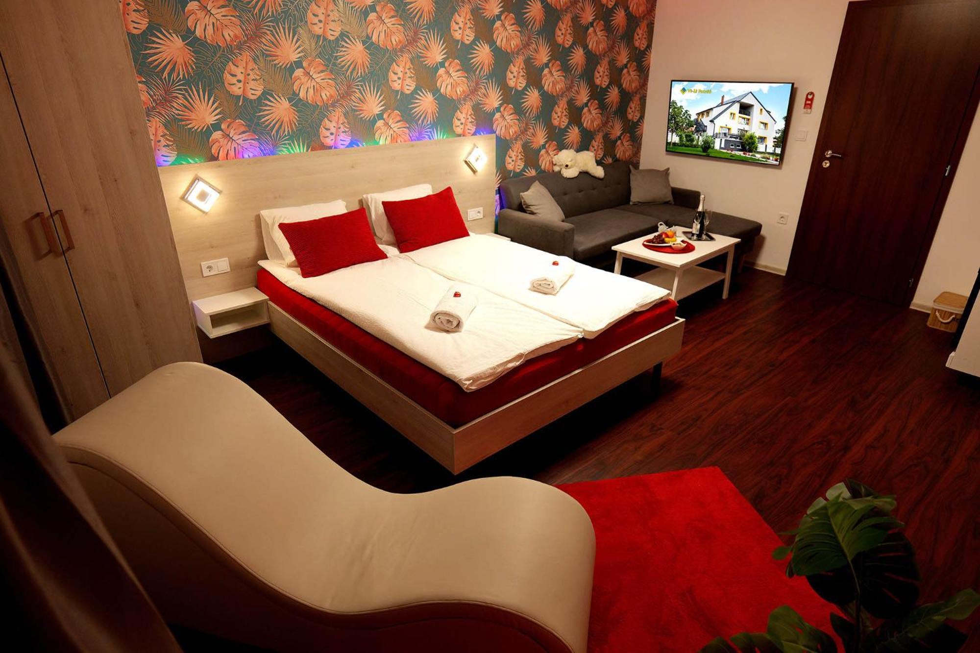Vi-Li Panzio Bed & Breakfast Maklar Exterior photo